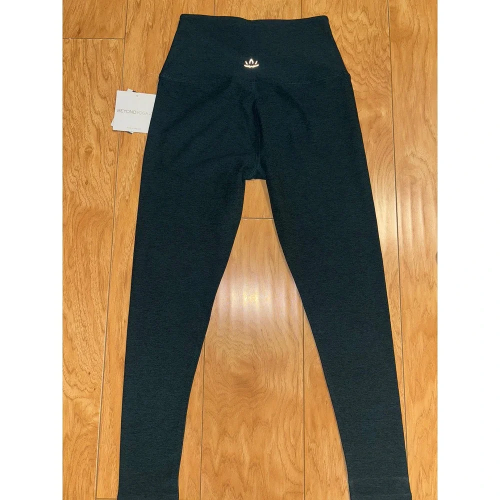 Beyond Yoga Caught in the Midi High Waist Medium Leggings NWT Dark Spruce Green